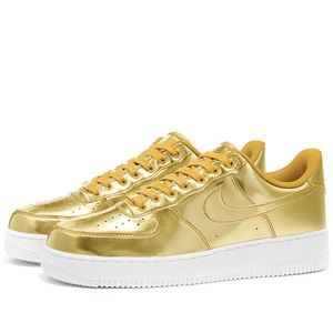 metallic gold air force 1’s size 5.5 brand new